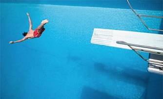 diving-into-pool